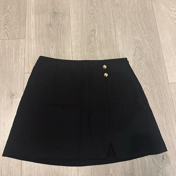 Elegant Black Skirt with Gold Button Accents - Picture 1 of 3